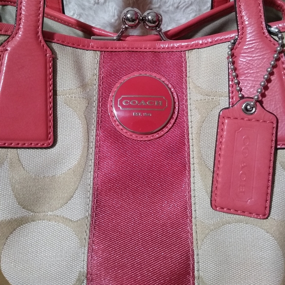 **SOLD** Coach Stripe Kisslock Signature Jacquard - Picture 2 of 7